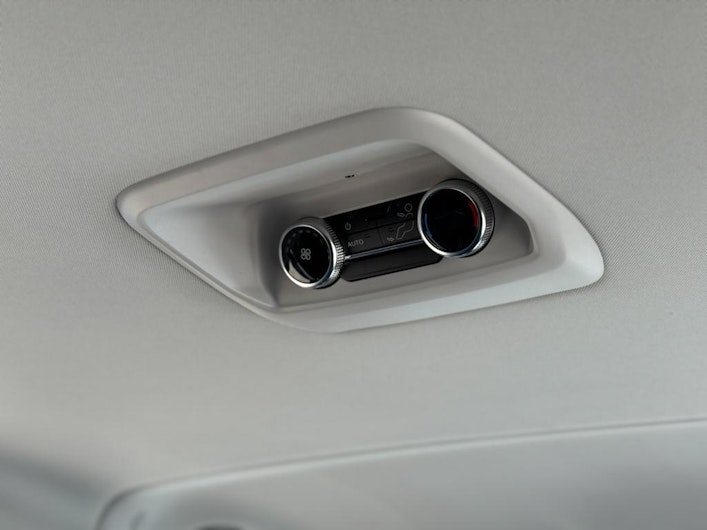 Vehicle image FORD TOURNEO