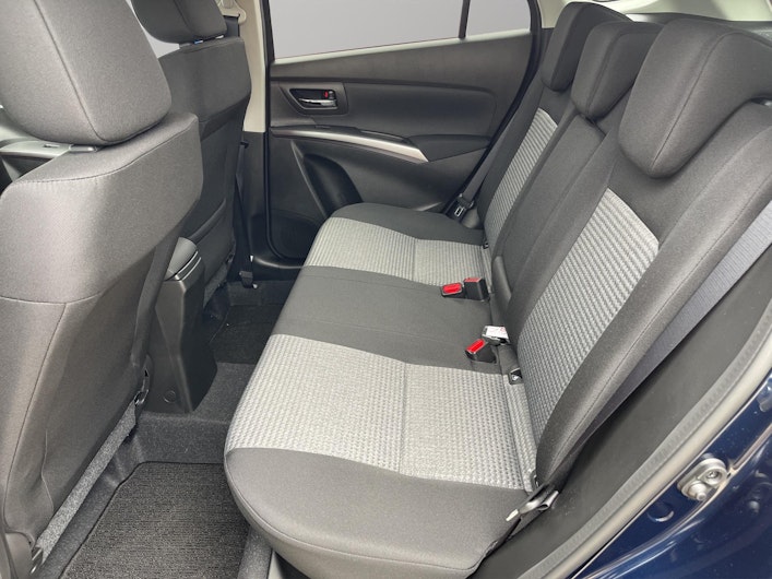 Vehicle image SUZUKI S-CROSS