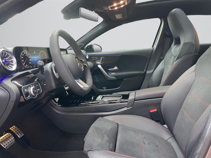 Vehicle image MERCEDES-BENZ A 200