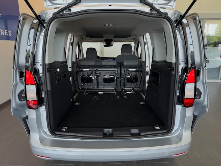 Vehicle image FORD TOURNEO CONNECT