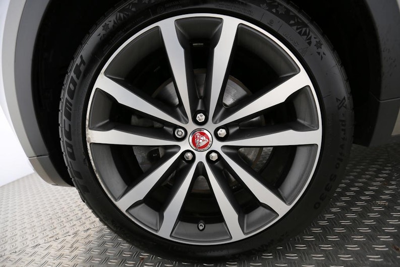 Vehicle image JAGUAR E-PACE