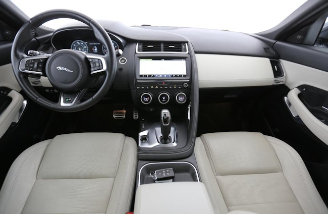 Vehicle image 4 Vehicle image 4