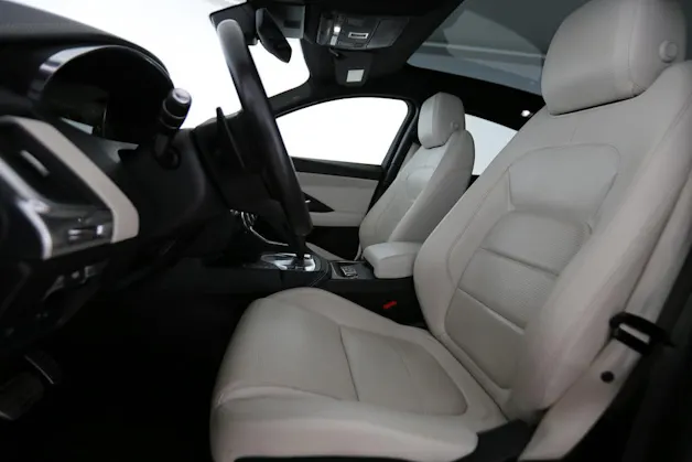Jaguar E-Pace 2.0 T 250 R-Dynamic S AWD