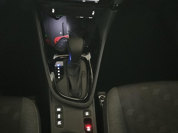 Vehicle image 18