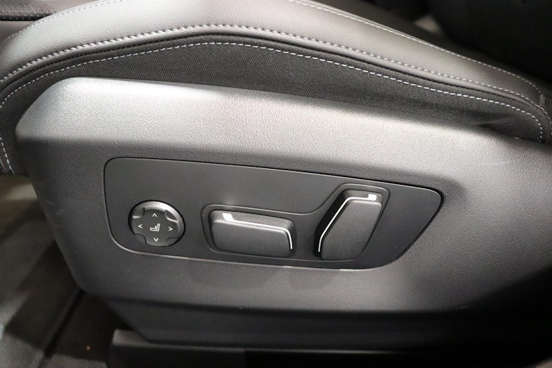 Vehicle image BMW 5 SERIES