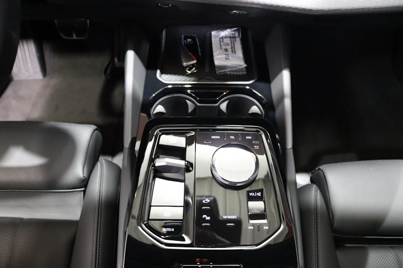 Vehicle image BMW 5 SERIES