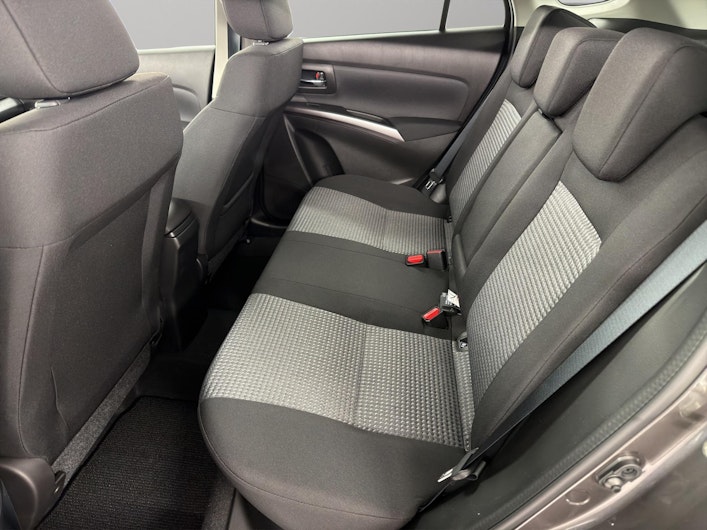 Vehicle image SUZUKI S-CROSS