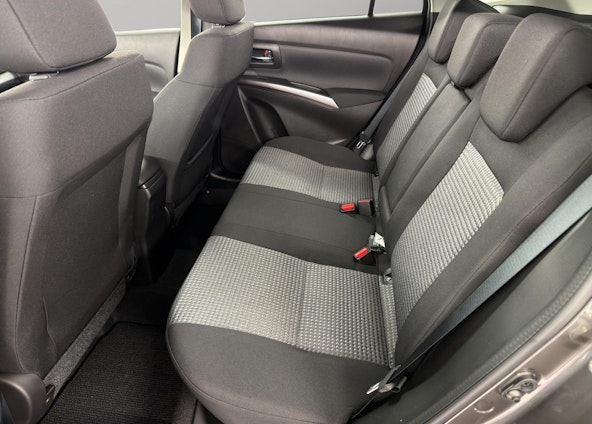 Vehicle image 6 Vehicle image 6