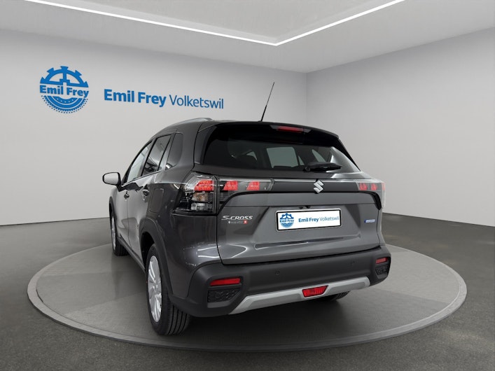 Vehicle image SUZUKI S-CROSS