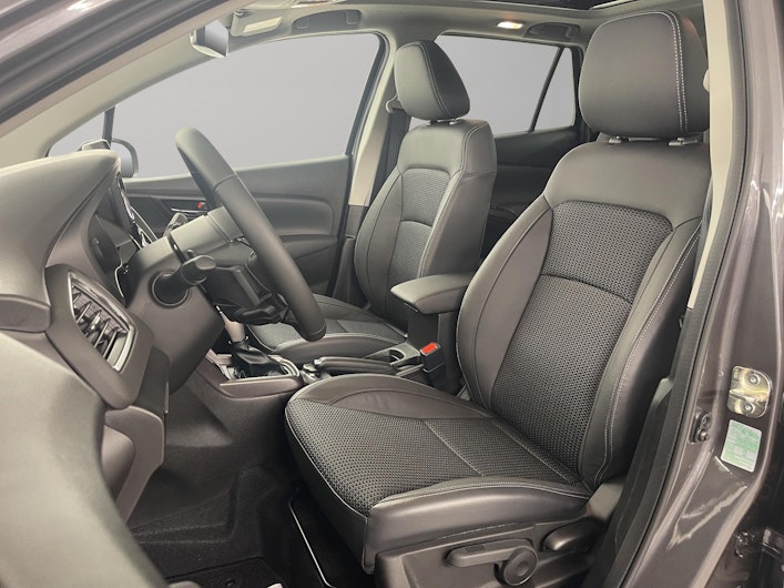 Vehicle image SUZUKI S-CROSS