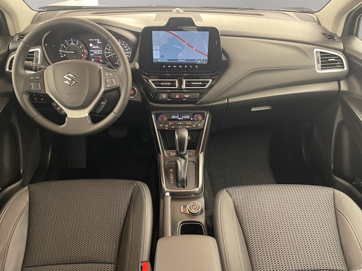 Vehicle image SUZUKI S-CROSS