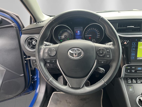 Vehicle image 11