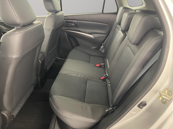 Vehicle image SUZUKI S-CROSS