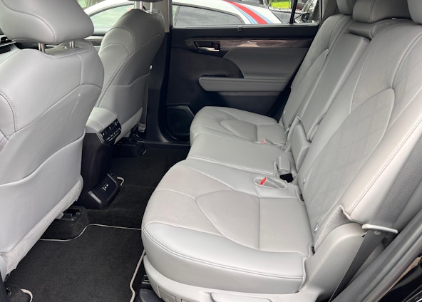 Vehicle image 9 Vehicle image 9