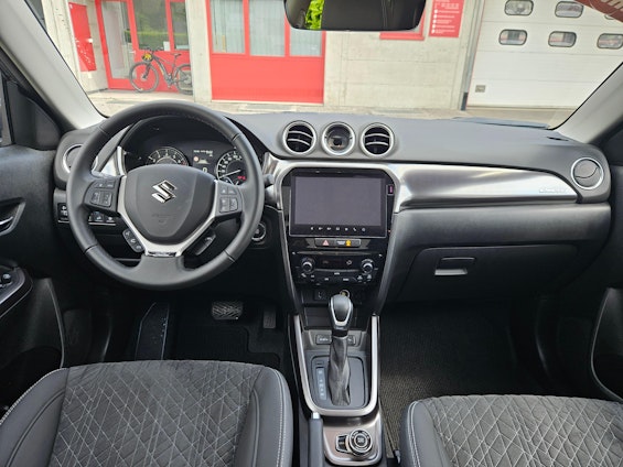 Vehicle image 7