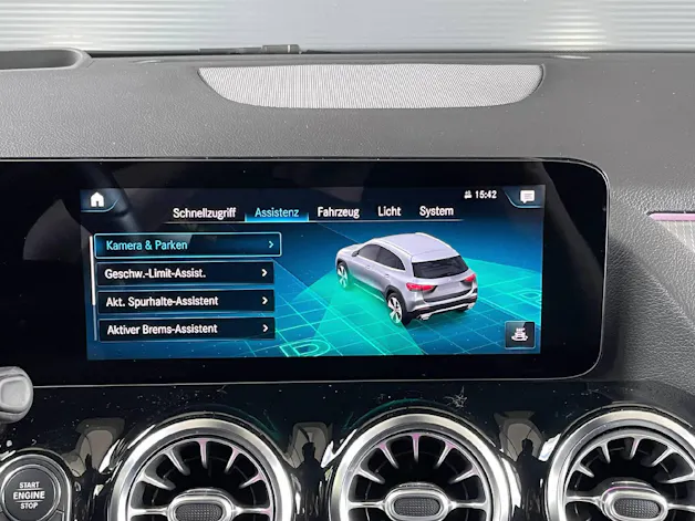 Mercedes-Benz GLA 220 d Progressive 4matic