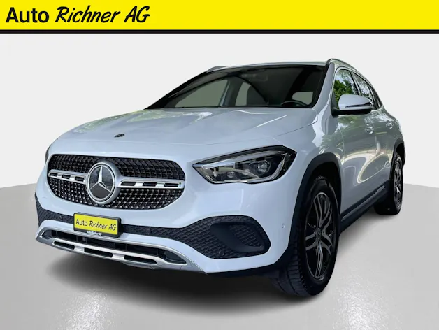 Mercedes-Benz GLA 220 d Progressive 4matic