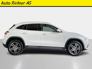 Mercedes-Benz GLA 220 d Progressive 4matic