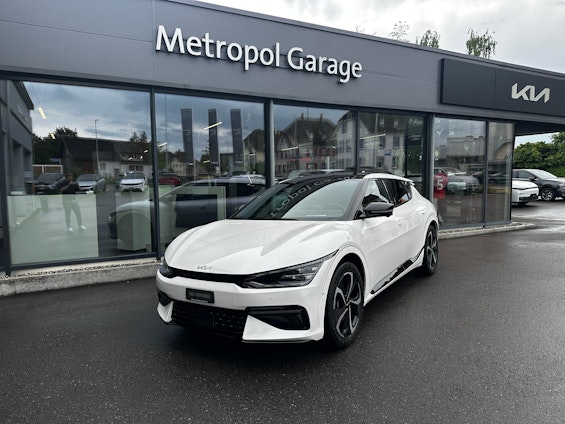 First vehicle image