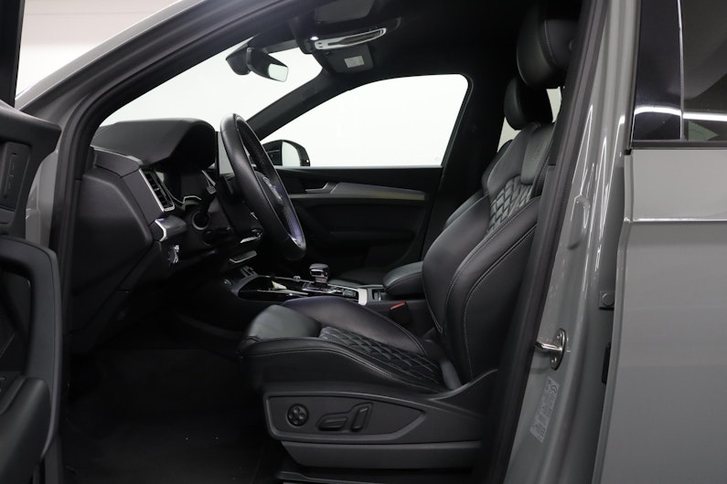 Vehicle image AUDI Q5