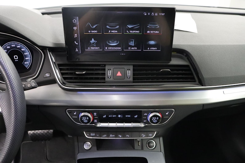 Vehicle image AUDI Q5