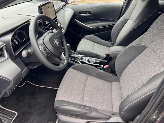 Vehicle image 8