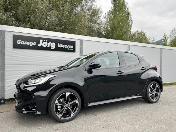 First vehicle image