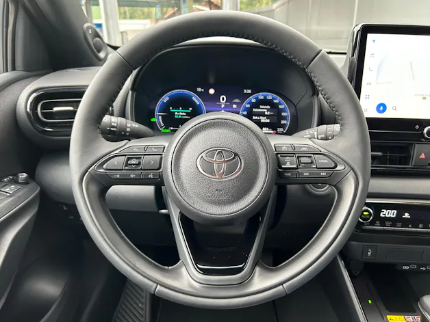 Toyota Yaris 1.5 VVT-i HSD Premium