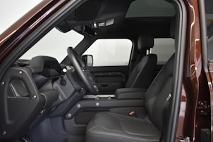 Vehicle image LAND ROVER Defender 110 2.0 P300e Sedona Edition - Pneumatici invenali inclusi