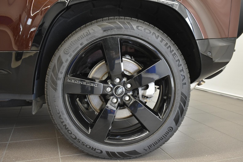 Vehicle image LAND ROVER DEFENDER