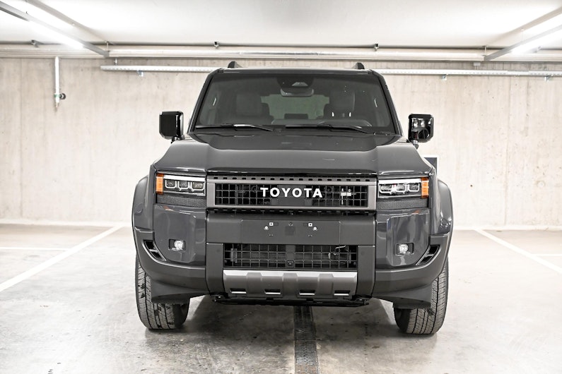 Vehicle image TOYOTA LANDCRUISER