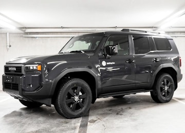 Vehicle image TOYOTA Land Cruiser 2.8 D Invincible Vehicle image TOYOTA Land Cruiser 2.8 D Invincible