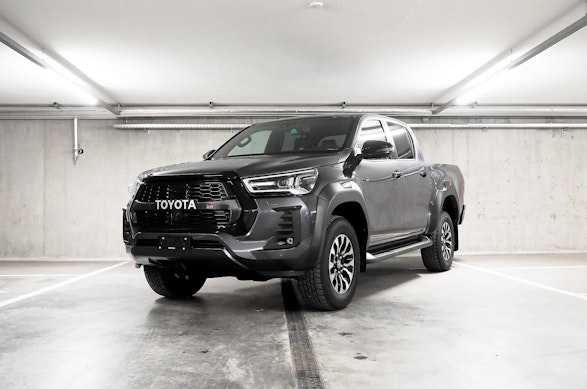 TOYOTA Hilux Double Cab.-Pick-up 2.8 D-4D 230 GR Sport II 0 TOYOTA Hilux Double Cab.-Pick-up 2.8 D-4D 230 GR Sport II 0