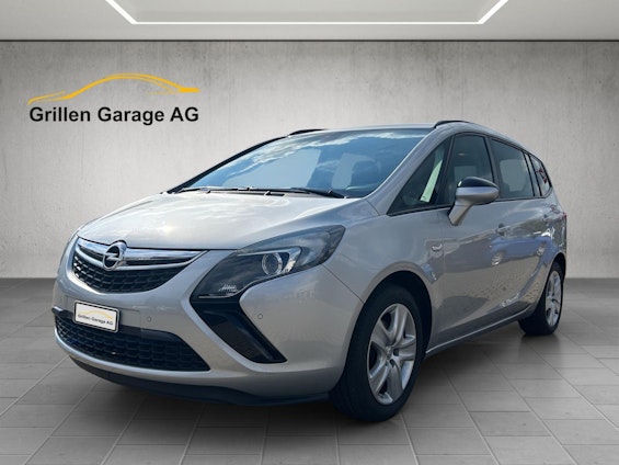 First vehicle image
