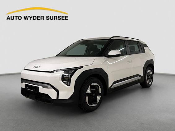 First vehicle image