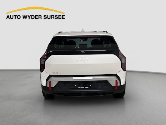 Vehicle image 4 Vehicle image 4