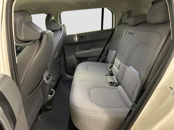 Vehicle image 13 Vehicle image 13