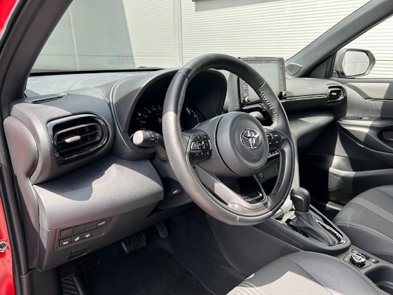 Vehicle image 7