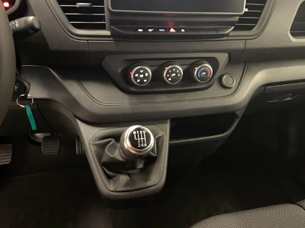 Renault Trafic Kastenwagen Advance KW L1H1 2.0 Blue dCi 130 E Ntzl.
