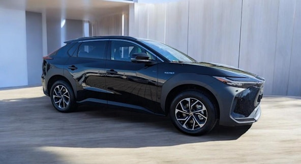 First vehicle image