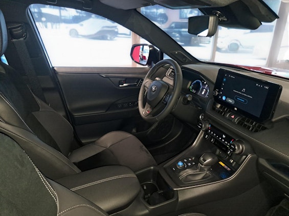 Vehicle image 10