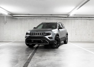 Vehicle image JEEP Avenger 1.2 MHEV Overland 4xe