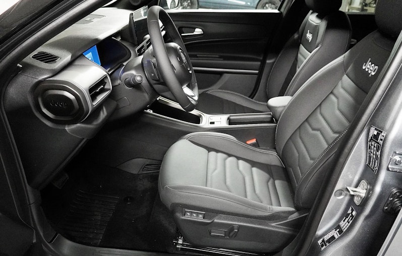 Vehicle image JEEP AVENGER