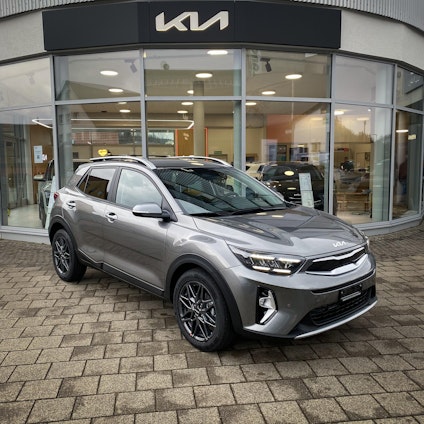 First vehicle image