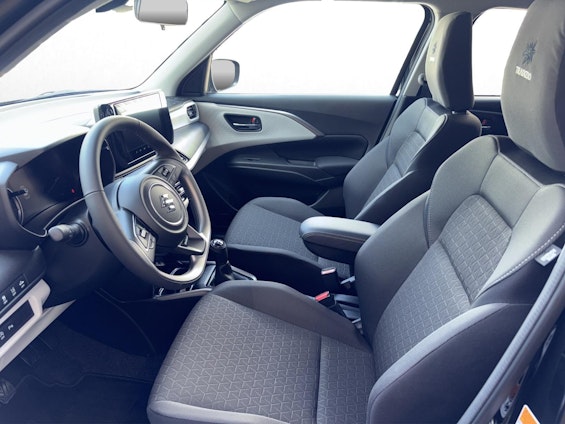 Vehicle image 9
