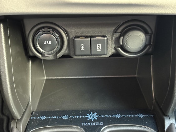 Vehicle image 18