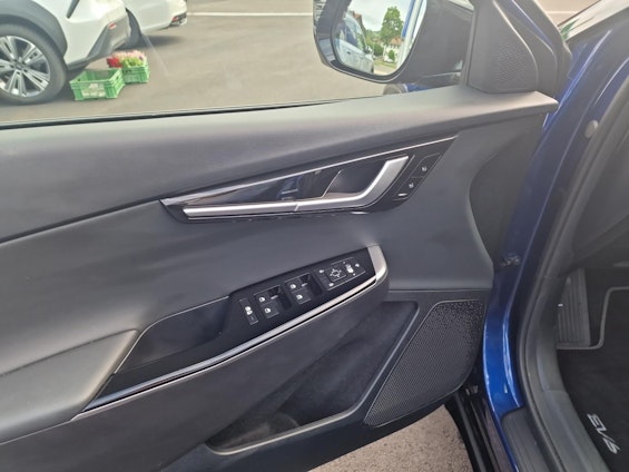 Vehicle image 13 Vehicle image 13