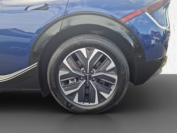 Vehicle image 15 Vehicle image 15