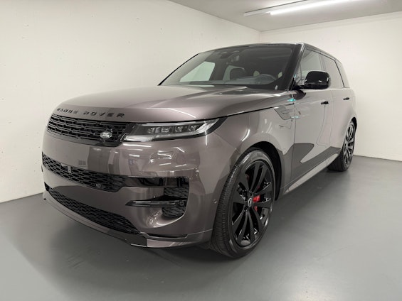 First vehicle image