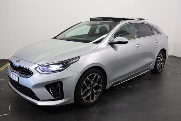 First vehicle image